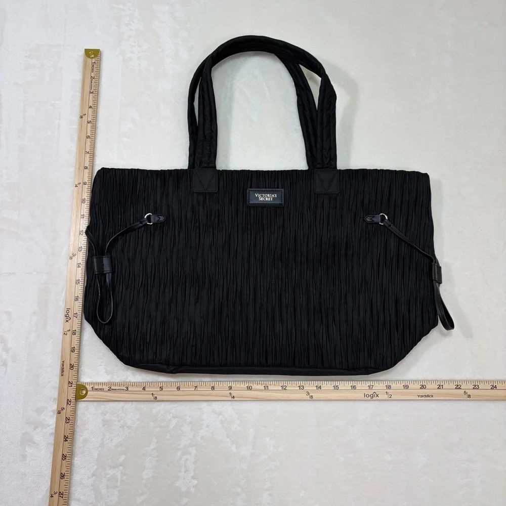 Victoria's‎ Secret Black Ruched Pleated Nylon Tote Bag Womens Large Excellent